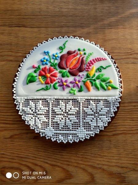 Пряник сувенірний. Розпис з вишиванкою. 1